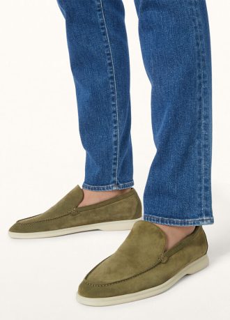 Mocassim para caminhada de verão