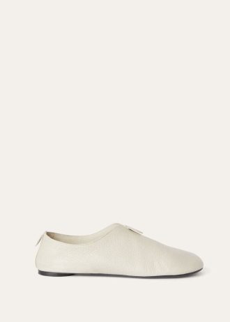 Mocassim plano flutuante